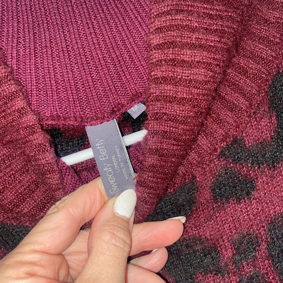 SWEATY BETTY - worn once! Wool/alpaca sweater size M. Black cherry purple. - Picture 5 of 7